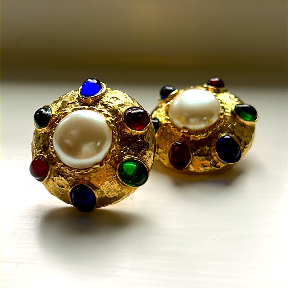 VTG Hammered Framed Antique Gold Tone Round Clip-On Earrings, 80s